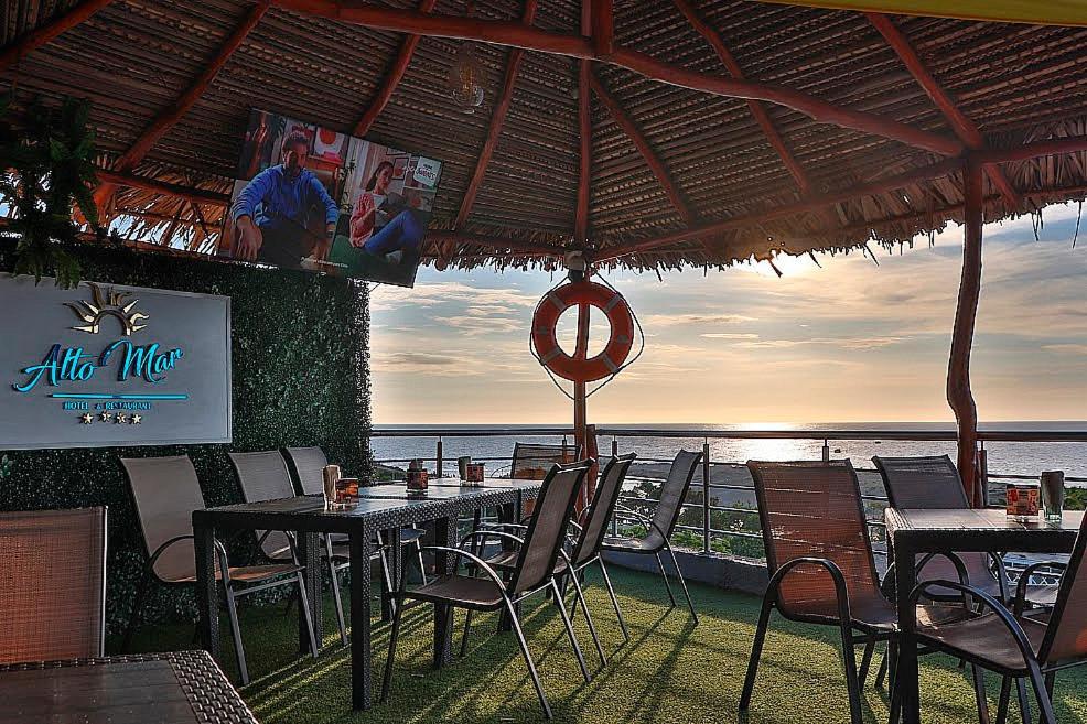 Hotel Altomar Catia La Mar Exterior foto